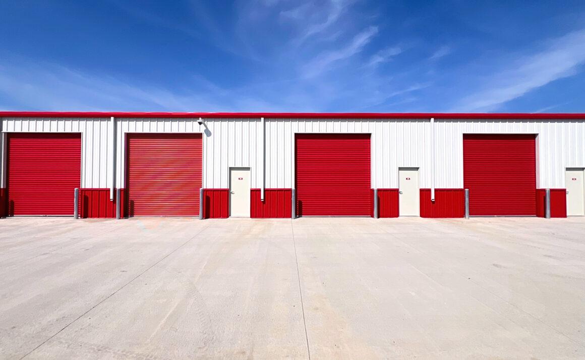 Outdoor drive-up storage units in Bondurant, IA