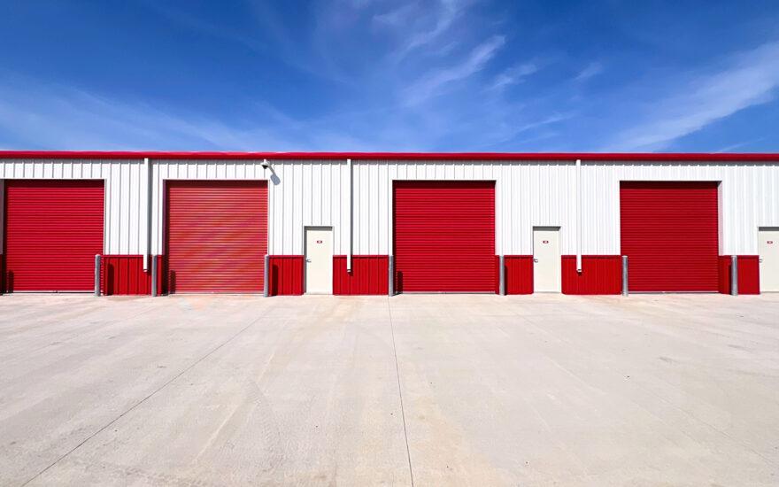 Outdoor drive-up storage units in Bondurant, IA