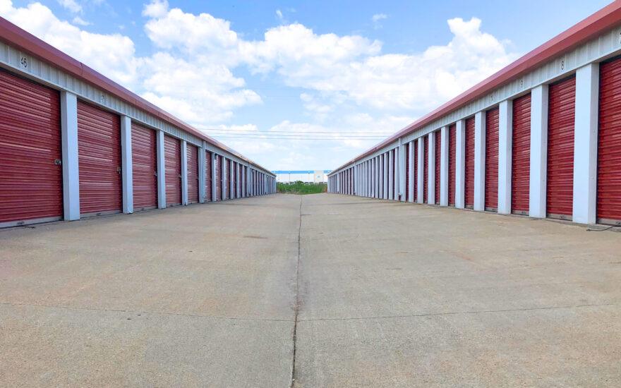 self storage units bondurant ia