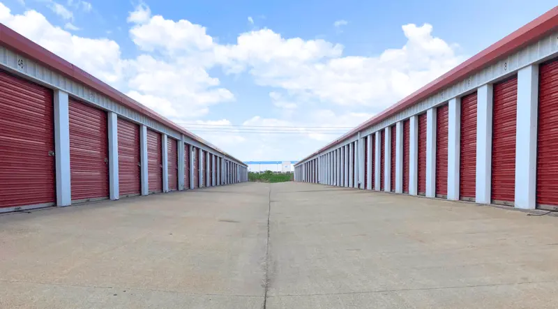 self storage drive lane