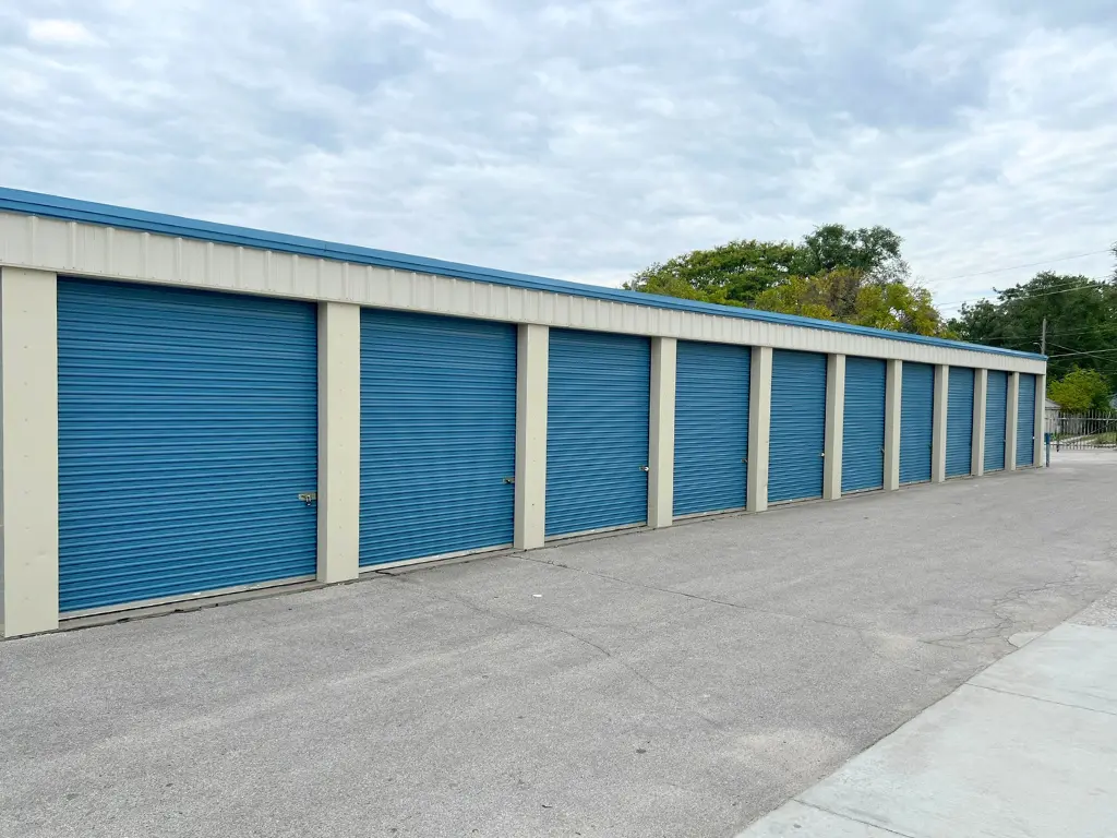 outdoor drive up storage units in omaha ne